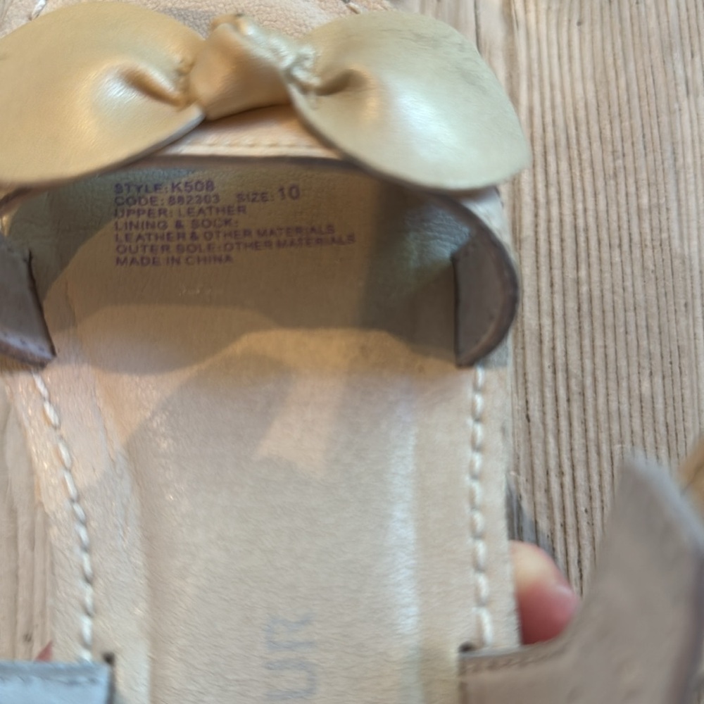 L’amour Jolie Chic Kids Gold Sandals with Bow Accent - Picture 7 of 7